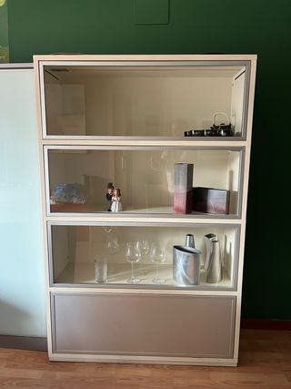 Mueble 4 puertas beige y plata