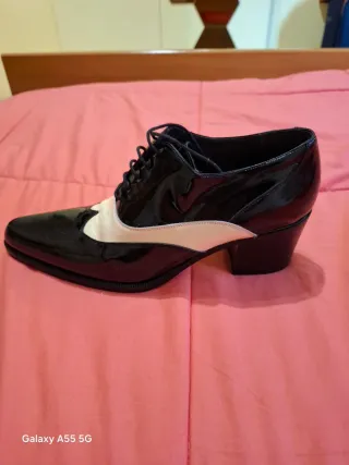 Scarpe Cesare Paciotti donna n.37 vernice bicolore