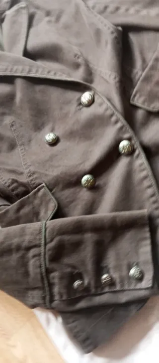 Cazadora estilo militar