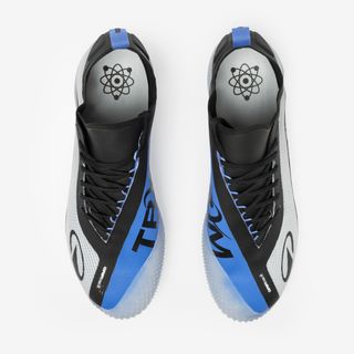 Botas de fútbol traxium edge ag/fg cosmos