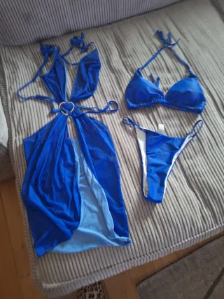 Conjunto Bikini y Pareo Azul