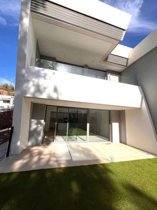 Casa adosada en venta en El Faro de Calaburra - Chaparral en Mijas