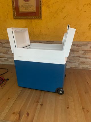 Nevera portátil 48L 12V/230V con ruedas