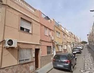 Casa adosada en venta en Piedras Redondas – Torrecárdenas en Almería
