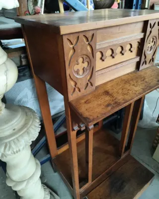 Antiguo Reclinatorio Neogótico