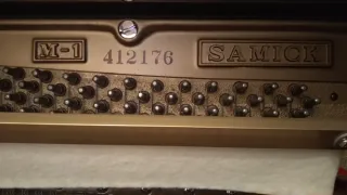 Piano Samick