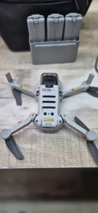 Dron DJI Mini 2 con accesorios