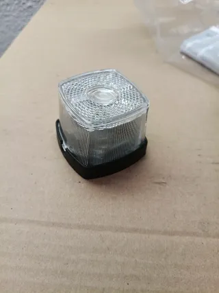 HELLA 2PG 357 012-021 Luces de Posición