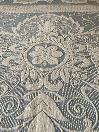 Copriletto primaverile azzurro e bianco