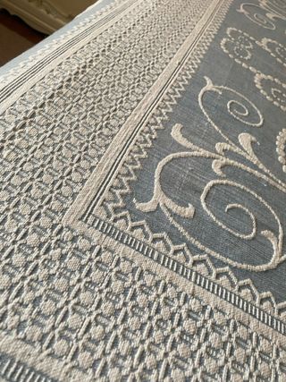 Copriletto primaverile azzurro e bianco