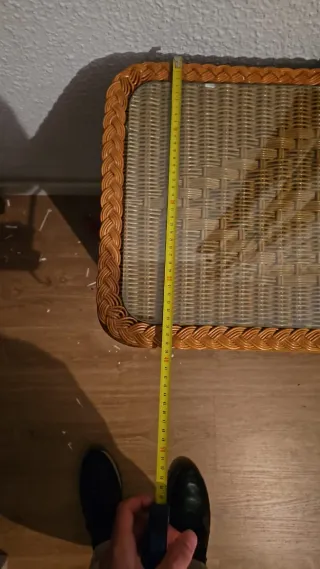 Mesitas de noche de mimbre con tapa de cristal