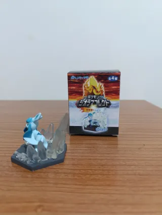 Figura Glaceon Pokémon Coleccionable + REGALO