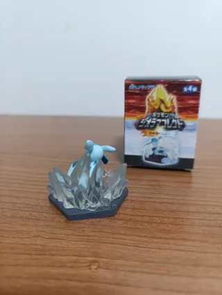 Figura Glaceon Pokémon Coleccionable + REGALO