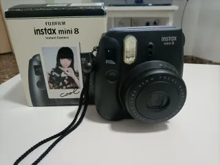 Cámara Fujifilm Instax Mini 8 Negra