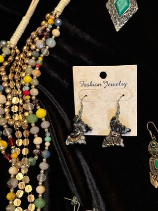 Oportunidad!!Lote bisutería: piedras, plata y más.