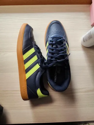 Zapatillas Adidas Azul y amarillo