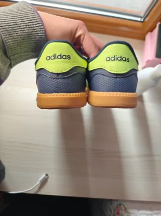 Zapatillas Adidas Azul y amarillo