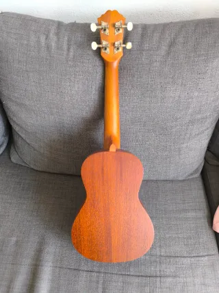 Ukelele de madera