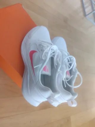 Zapatillas Nike Blancas y Rosas