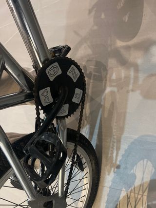 Bicicleta BMX plateada