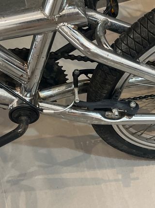 Bicicleta BMX plateada