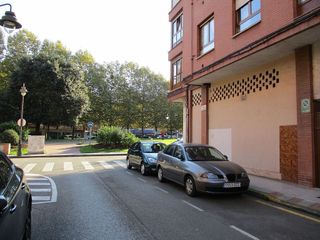 Local comercial en venta en La Calzada en Gijón