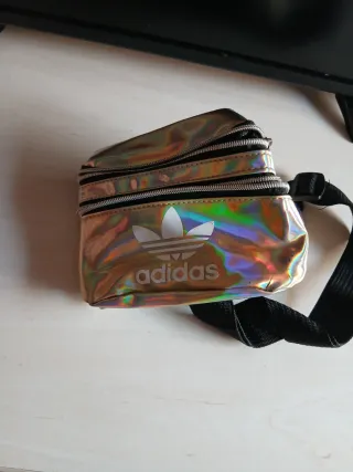 Riñonera Adidas Holográfica Multicolor