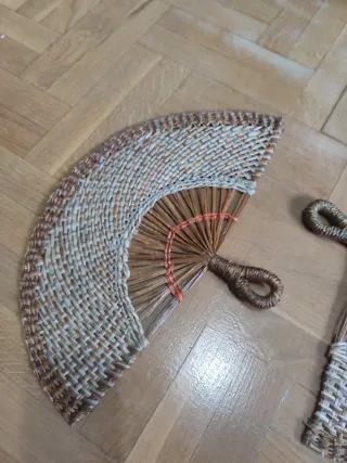 2 ventagli decorativi in tessuto