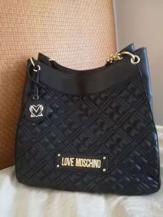 Bolso Love Moschino Negro Acolchado