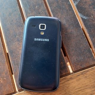 Móvil Samsung pequeño