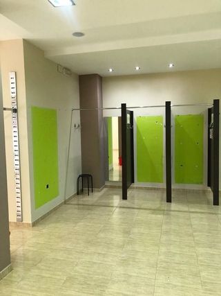 Local comercial en venta en Las Islas en Sagunto