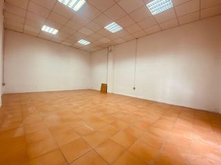 Local comercial en venta en El Juncal - Av. de la Paz en Sevilla