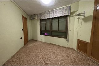 Piso en venta en Carolinas Altas en Alicante