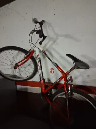 Bicicleta MTB Topbike Roja y Blanca