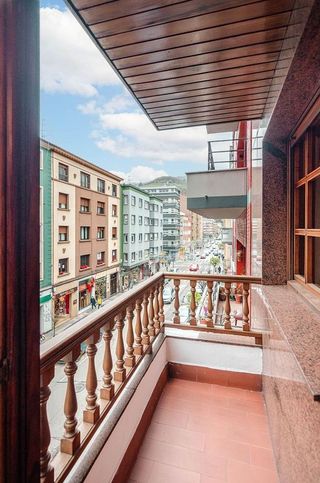 Piso en venta en La Villa - Bazuelo en Mieres