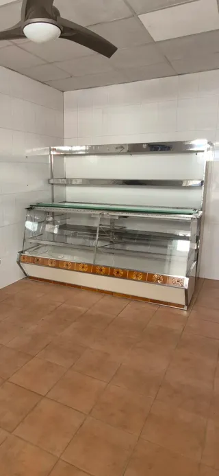 Vitrina expositora panadería.LOS 2 MUEBLES