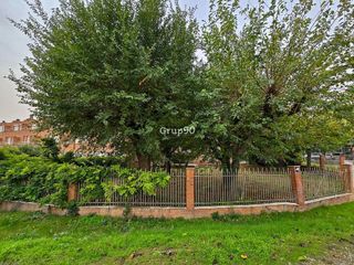 Terreno en venta en Joc de la Bola - Camps d'Esports - Ciutat Jardí - Montcada en Lleida