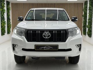 TOYOTA Land Cruiser D-4D GX desde 569€/mes*
