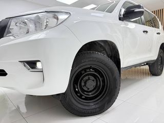 TOYOTA Land Cruiser D-4D GX desde 569€/mes*