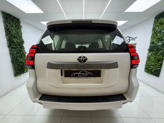 TOYOTA Land Cruiser D-4D GX desde 569€/mes*