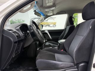 TOYOTA Land Cruiser D-4D GX desde 569€/mes*