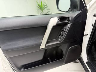 TOYOTA Land Cruiser D-4D GX desde 569€/mes*