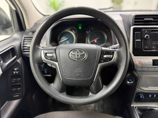 TOYOTA Land Cruiser D-4D GX desde 569€/mes*