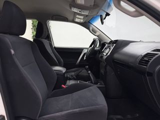 TOYOTA Land Cruiser D-4D GX desde 569€/mes*