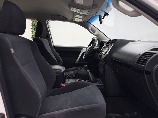 TOYOTA Land Cruiser D-4D GX desde 569€/mes*
