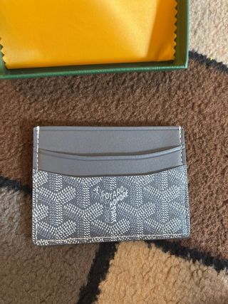 Tarjetero Goyard Gris y Blanco