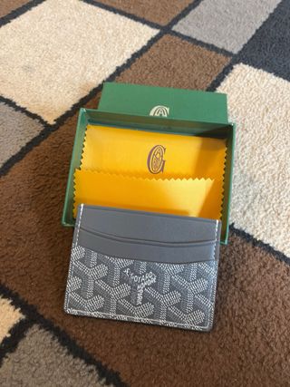 Tarjetero Goyard Gris y Blanco