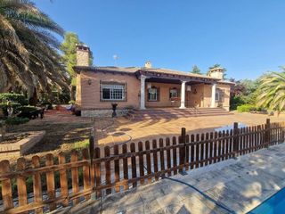Chalet en venta en PAU 2-600 en Puertollano