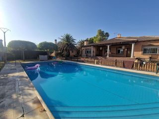 Chalet en venta en PAU 2-600 en Puertollano