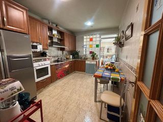 Casa adosada en venta en Ceutí